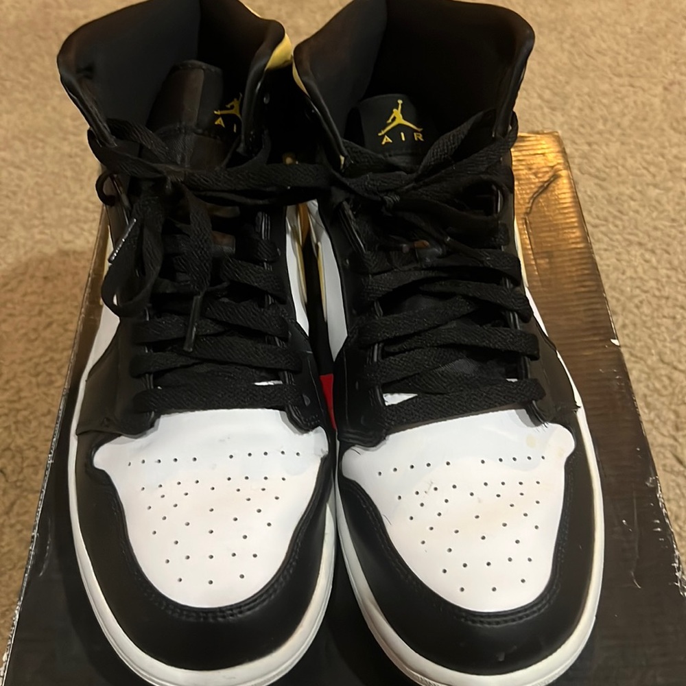 Jordan ones men’s 11 1/2